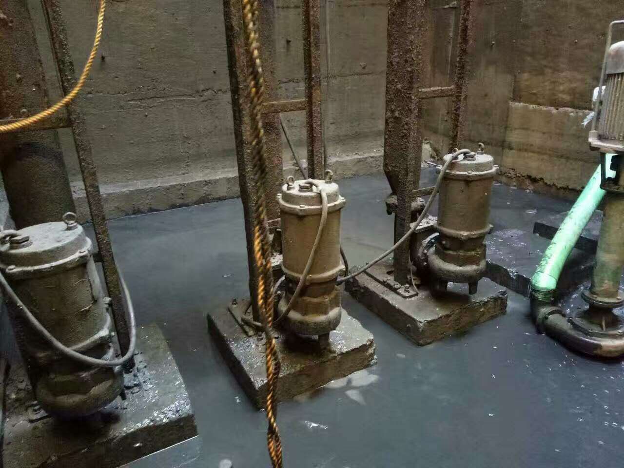定兴污水池清理
